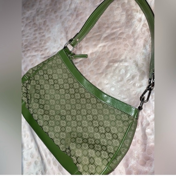 Faithful Ministries, Co., & Works Women Green Nine West Handbag - Picture 3 of 4